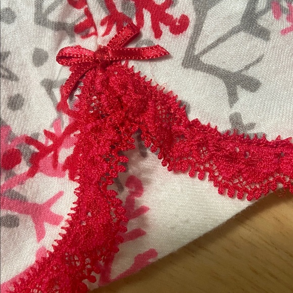 VICTORIA SECRET BUNDLE PINK ENAMEL BANGLE BRACELET and PJ BOTTOM size S BUNDLE - Picture 6 of 15